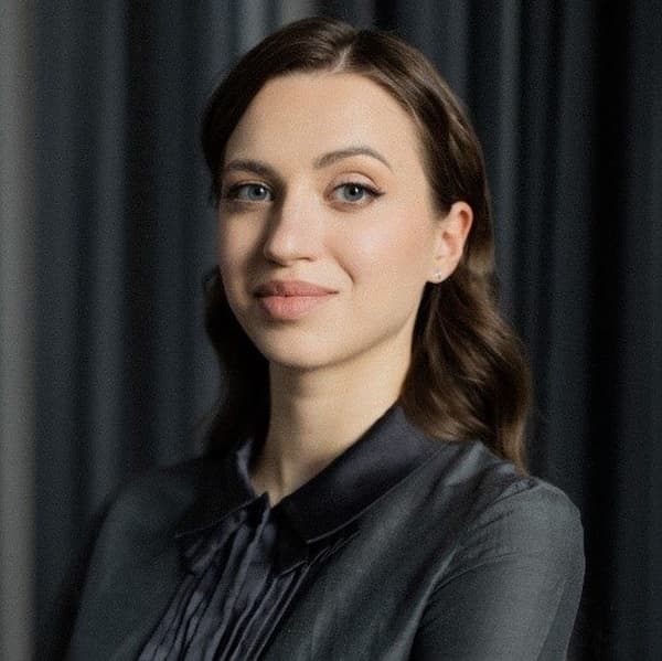 Юлия Рязанова